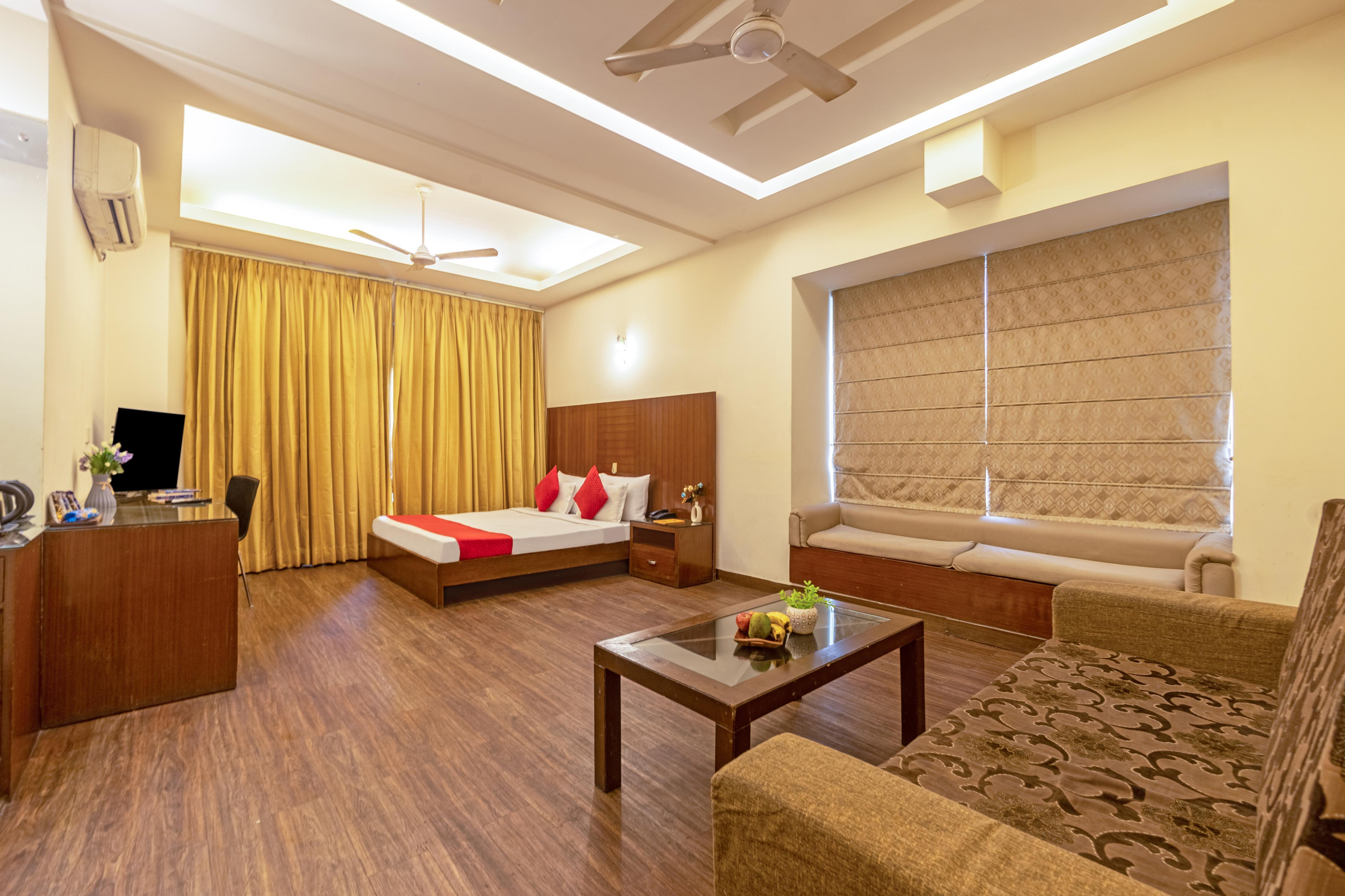 Hotel Haris MG Road Gurugram - Tap to explore photos