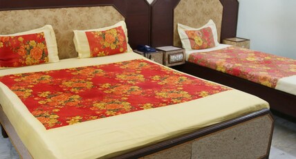 Hotel Suriyapriya Room Type - Deluxe Double Room non ac