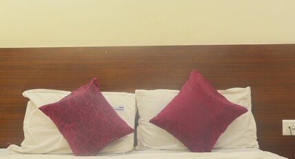 Hotel Kasturi Continental Room Type - Deluxe Room