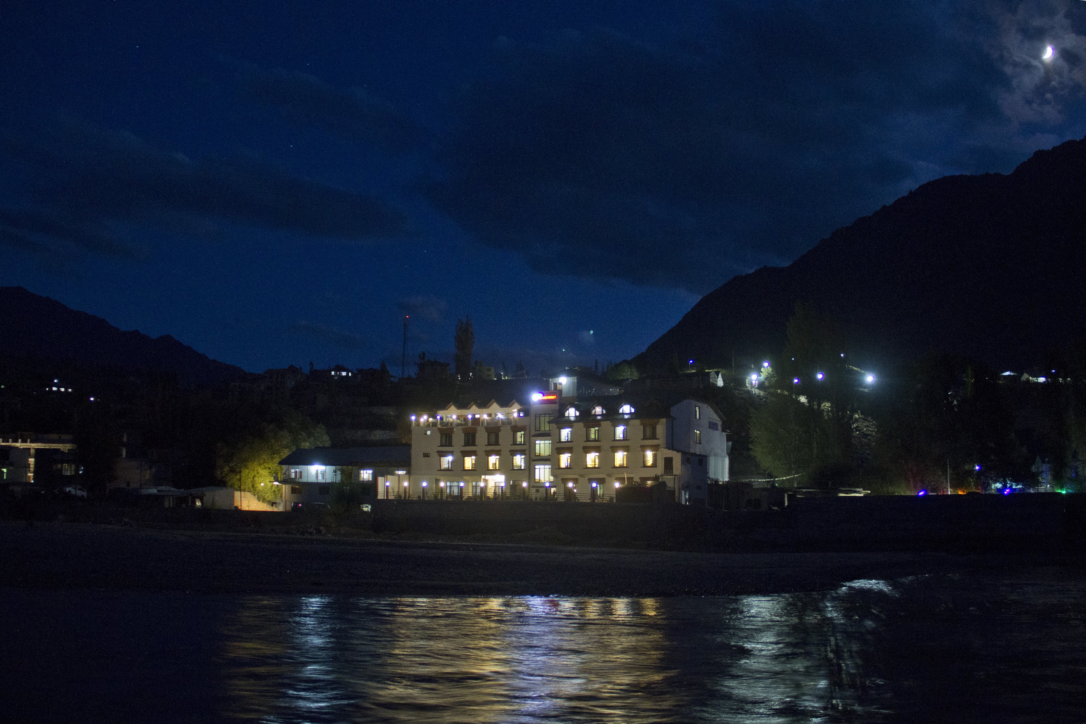 Zojila Residency (A Premium Riverfront Hotel) - Tap to explore photos