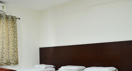 Hotel Maheshwari Avenue Room Type - 5 bedded AC  Family Room