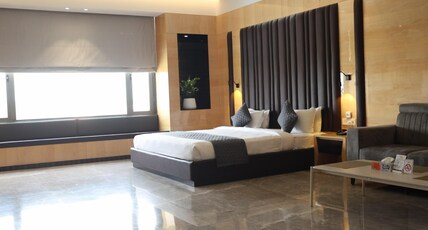 Hotel Radiance Room Type - Luxury Suite With Bathtub