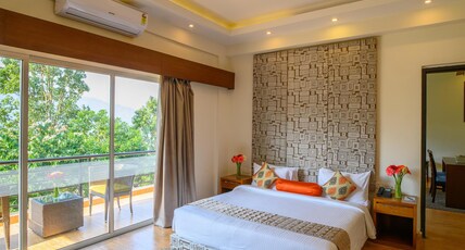 Sinclairs Retreat Kalimpong Room Type - Premier Suite (With Balcony) Sinclairs Retreat Kalimpong Room Type - Premier Suite (With Balcony)