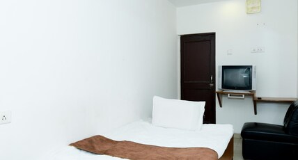 Hotel Vilas Room Type - Deluxe Non-Ac Room Hotel Vilas Room Type - Deluxe Non-Ac Room