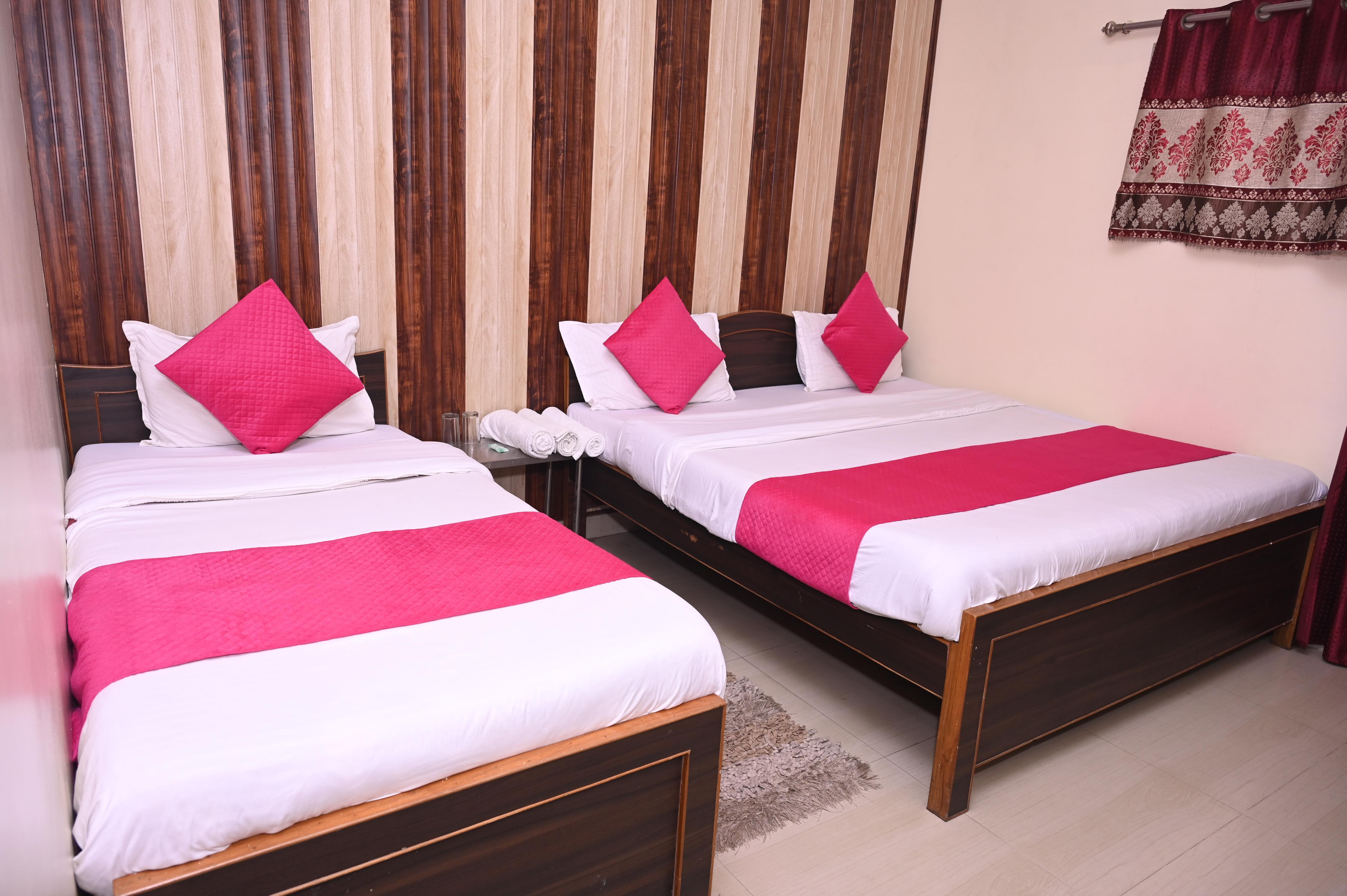 Hotel Pavitri | 5 Min Walk Kashi Vishwanath Room Type - Executive Room