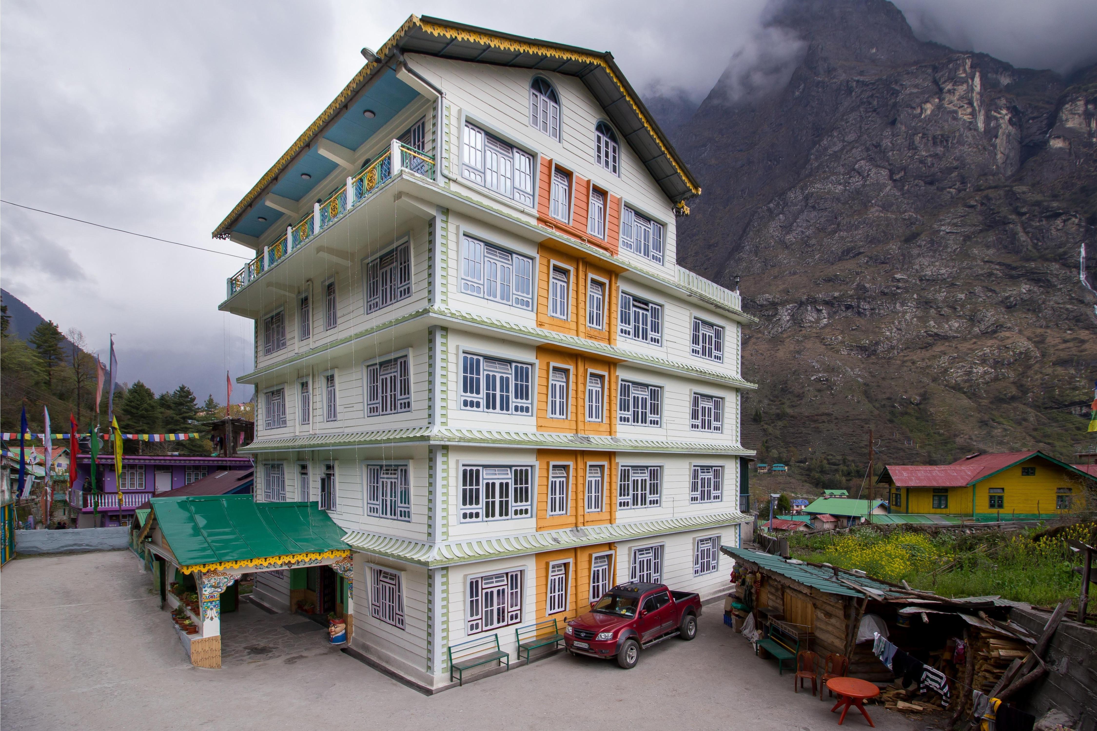 Jain Group Hotel Lachung Continental - Tap to explore photos