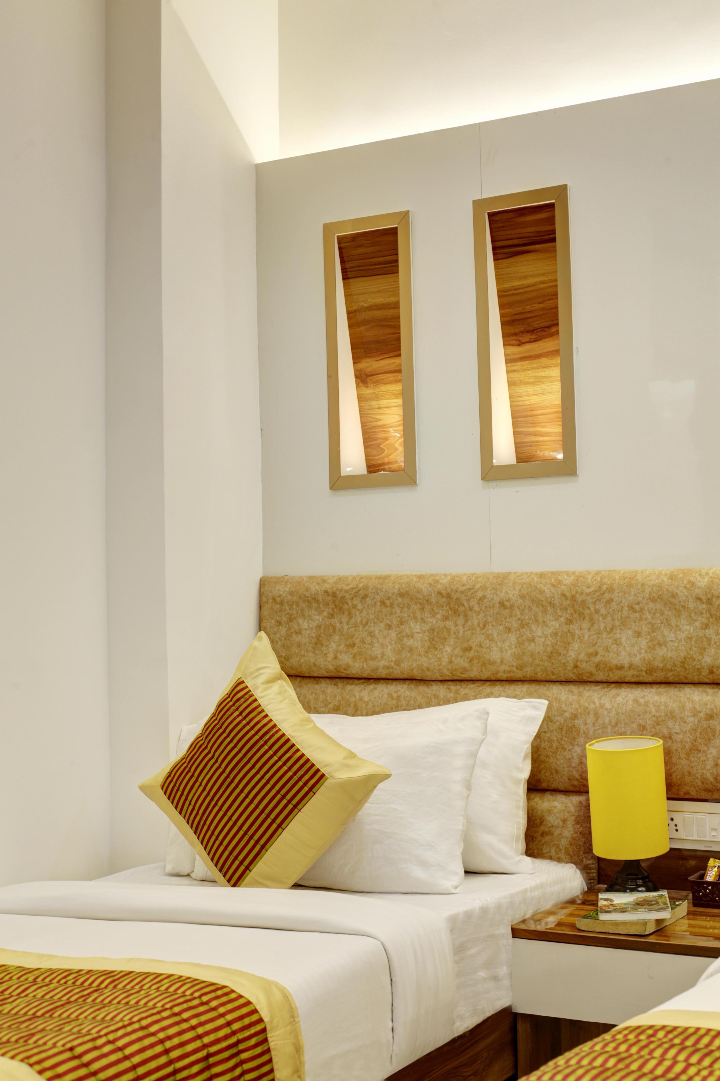 Hotel Star Villa- 1 Minute from NDLS Station - Tap to explore photos