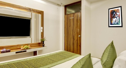 Hotel Star Villa- 1 Minute from NDLS Station Room Type - Majestic Double Room Hotel Star Villa- 1 Minute from NDLS Station Room Type - Majestic Double Room