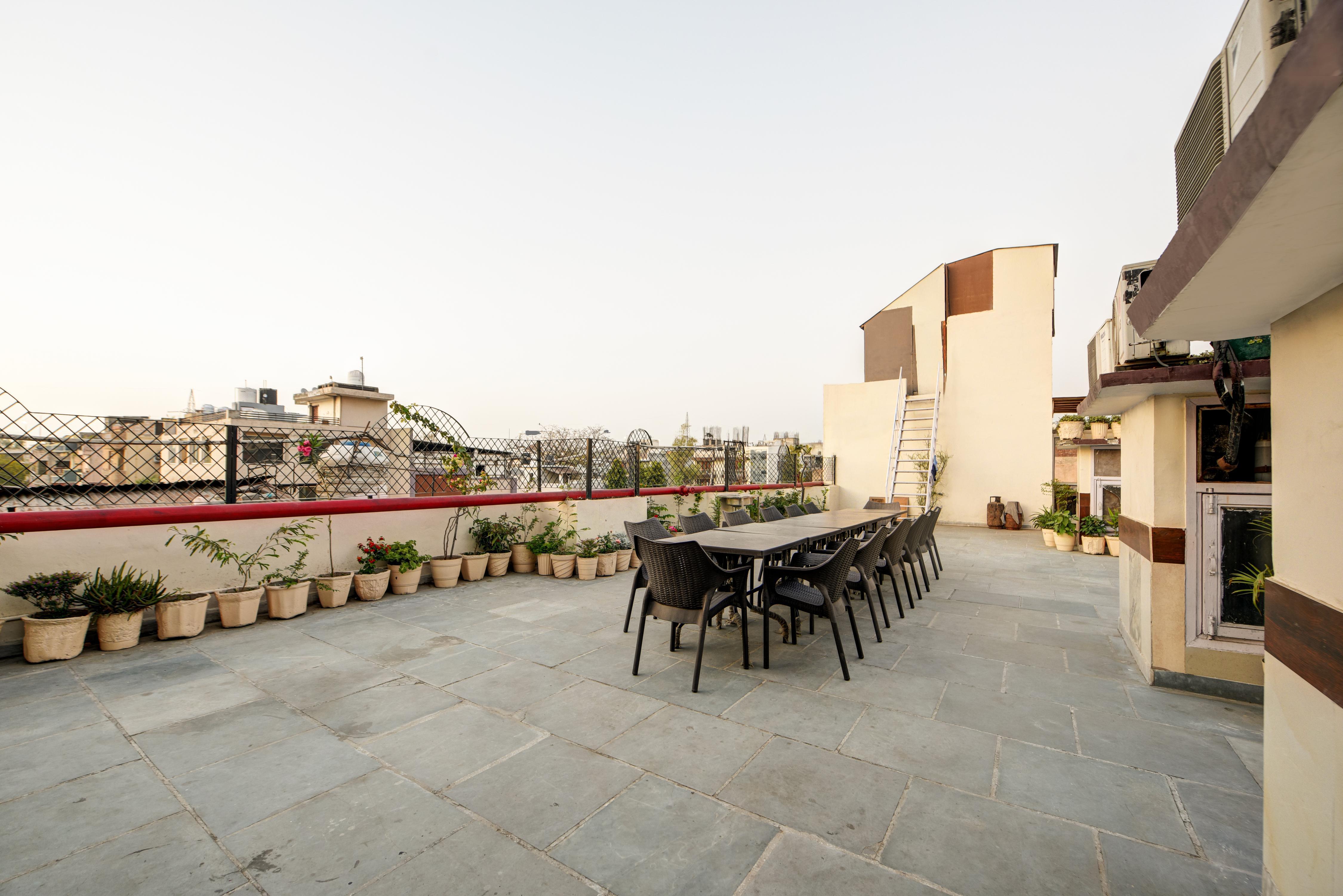 Batra Holiday Home Near Nizamuddin Railway Station - Tap to explore photos