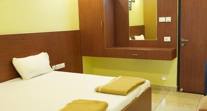 Sri Krishnan Residency Room Type - Deluxe AC Room