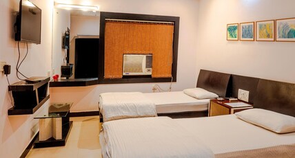 TRIBENI HOTEL Room Type - Deluxe Twin Bed