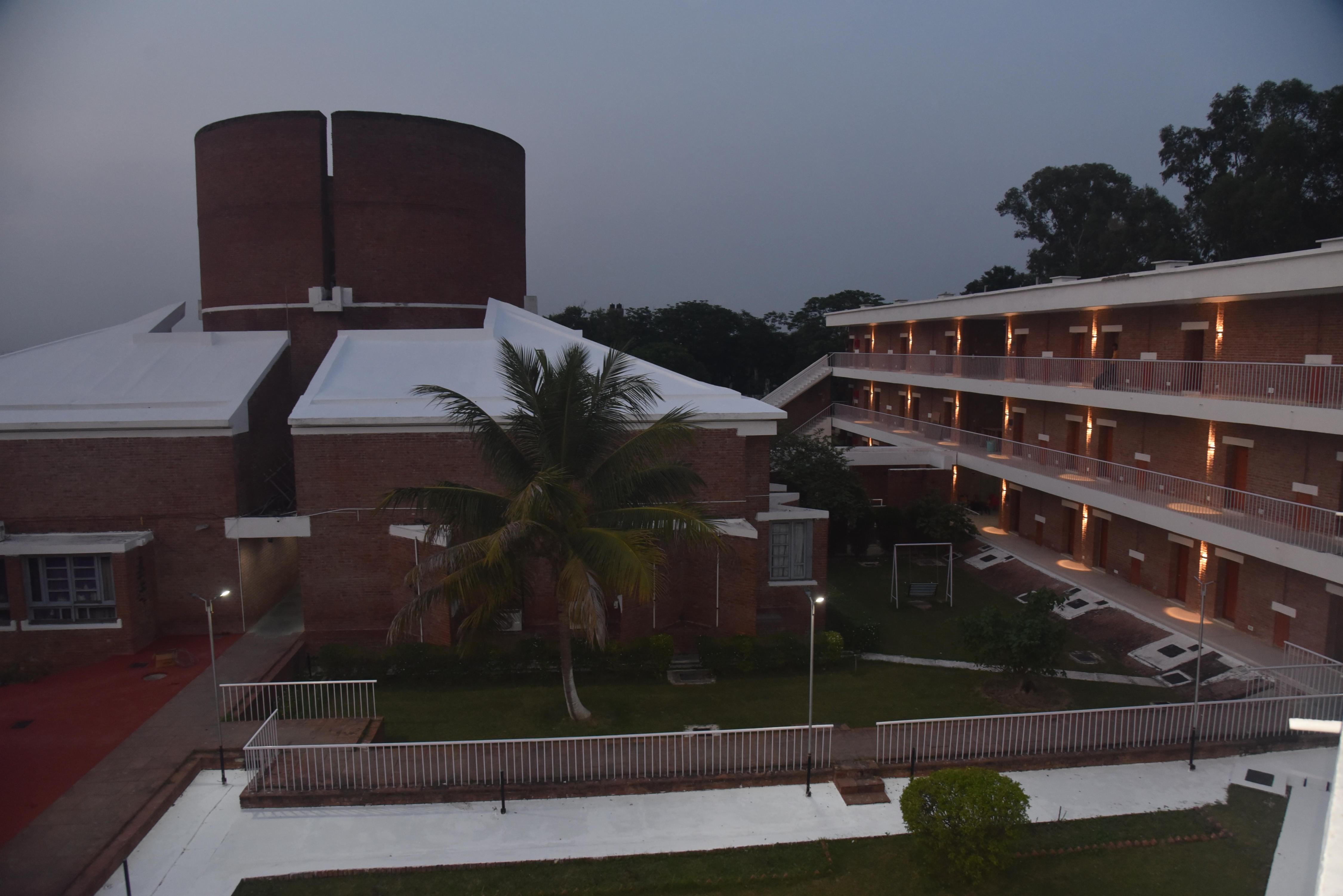 Indo Hokke Hotel - Tap to explore photos