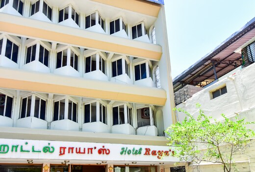 Hotel Raya's