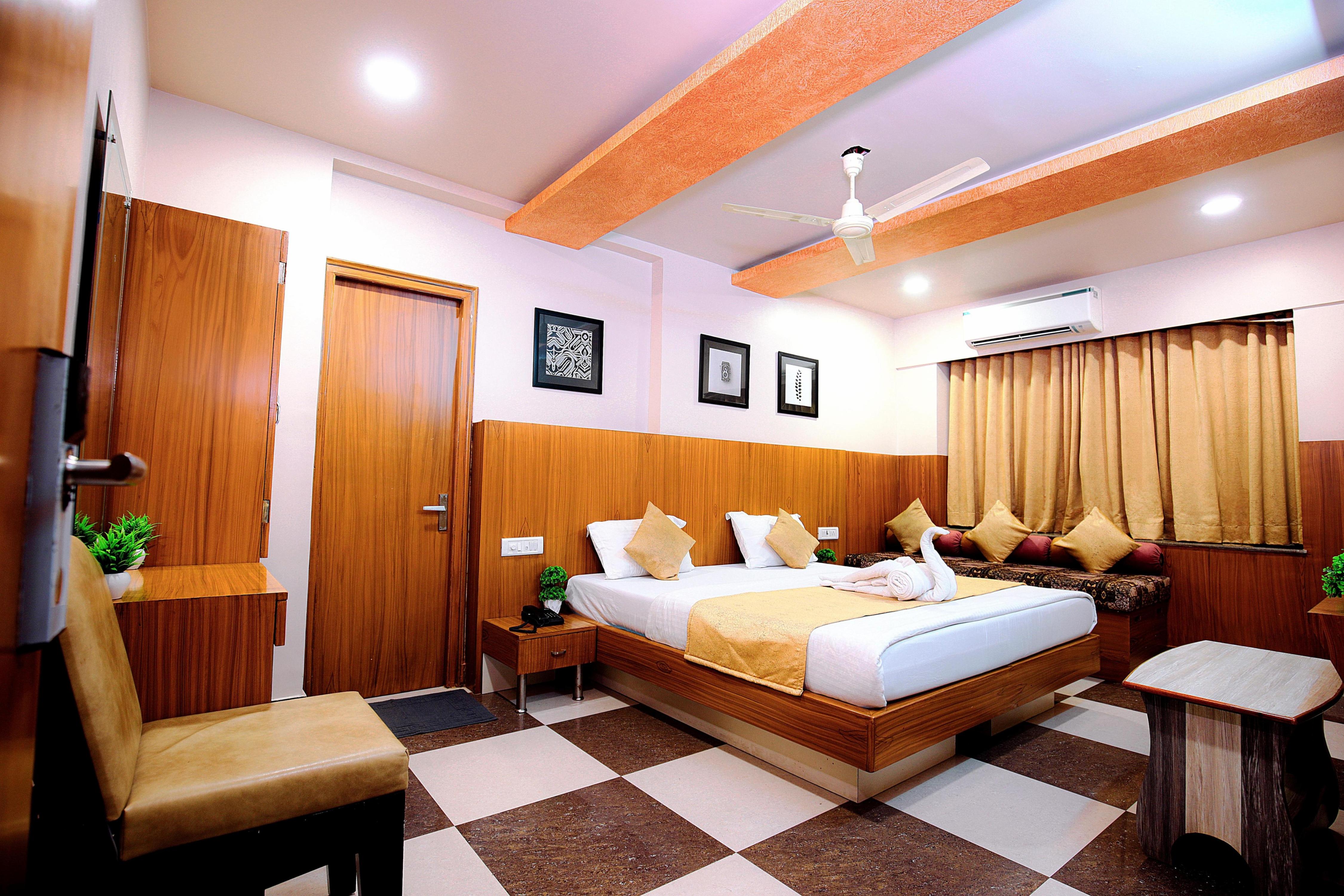 Hotel Marudhar Palace  450 Meter from Railway station - Tap to explore photos