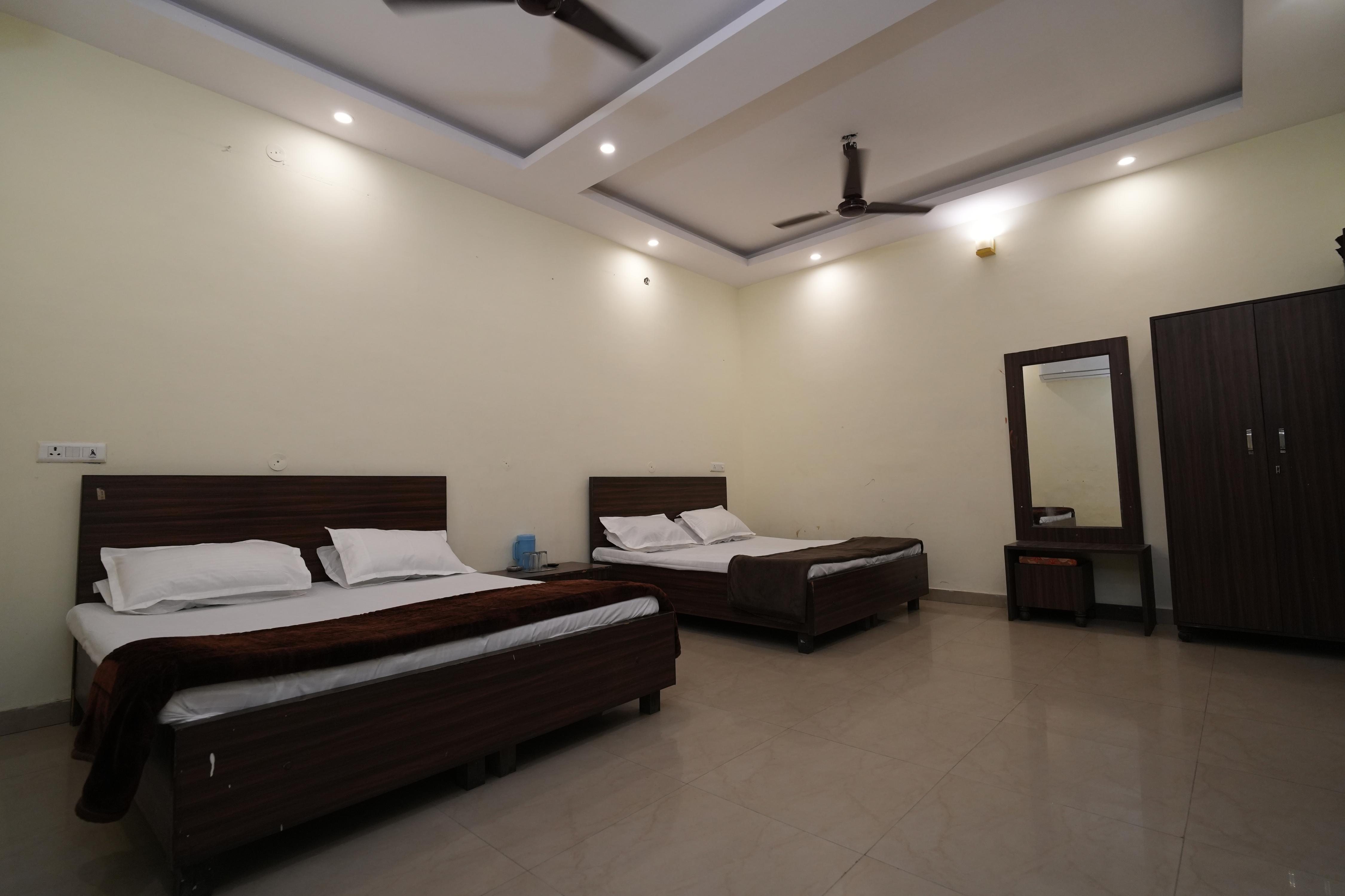 Sangam Hotel - Tap to explore photos