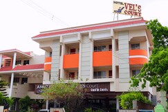 Hotel Vels Court 