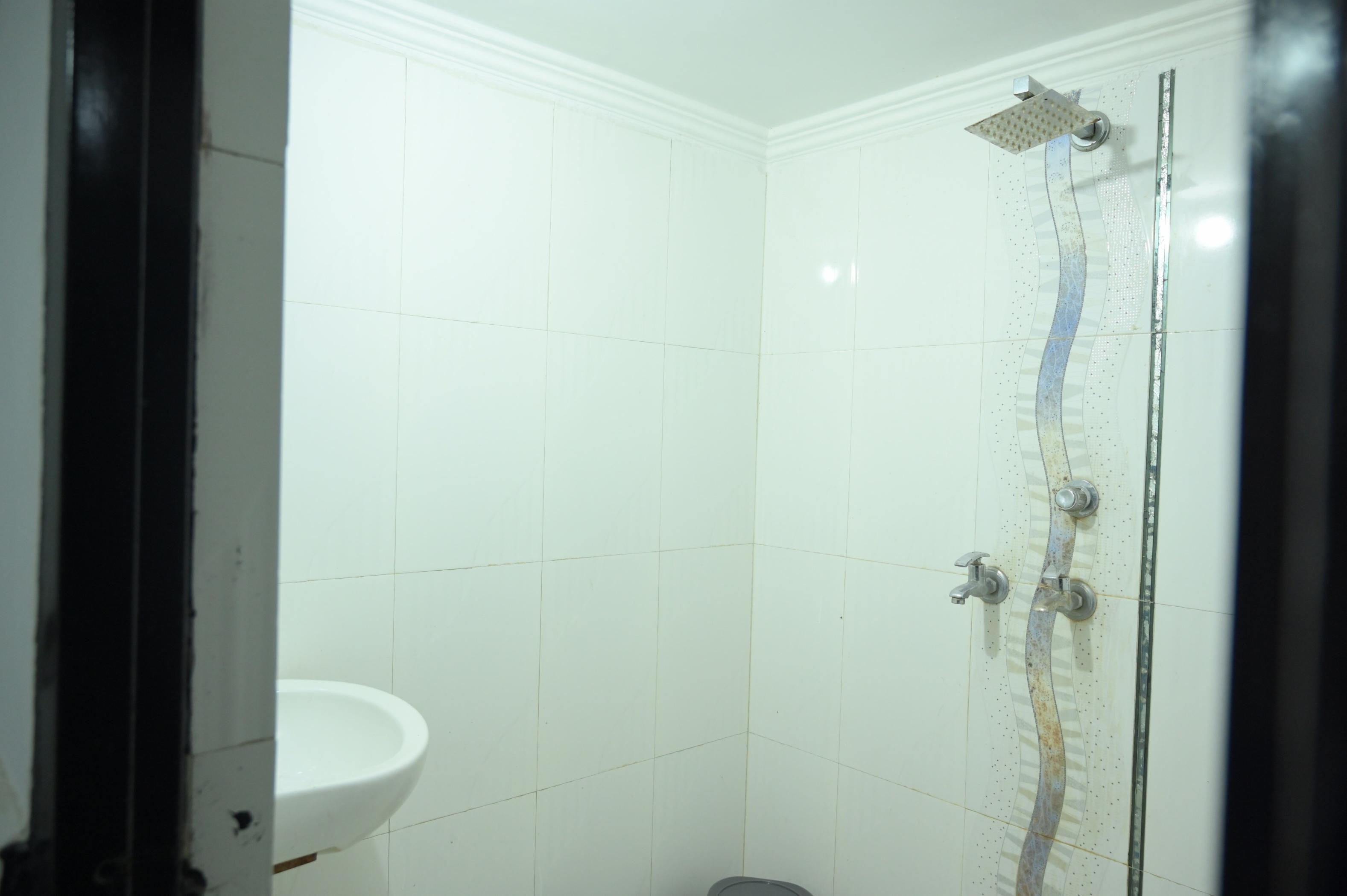 Hotel Gumber - Tap to explore photos