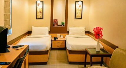 Hotel Cresent Room Type - STANDARD ROOM