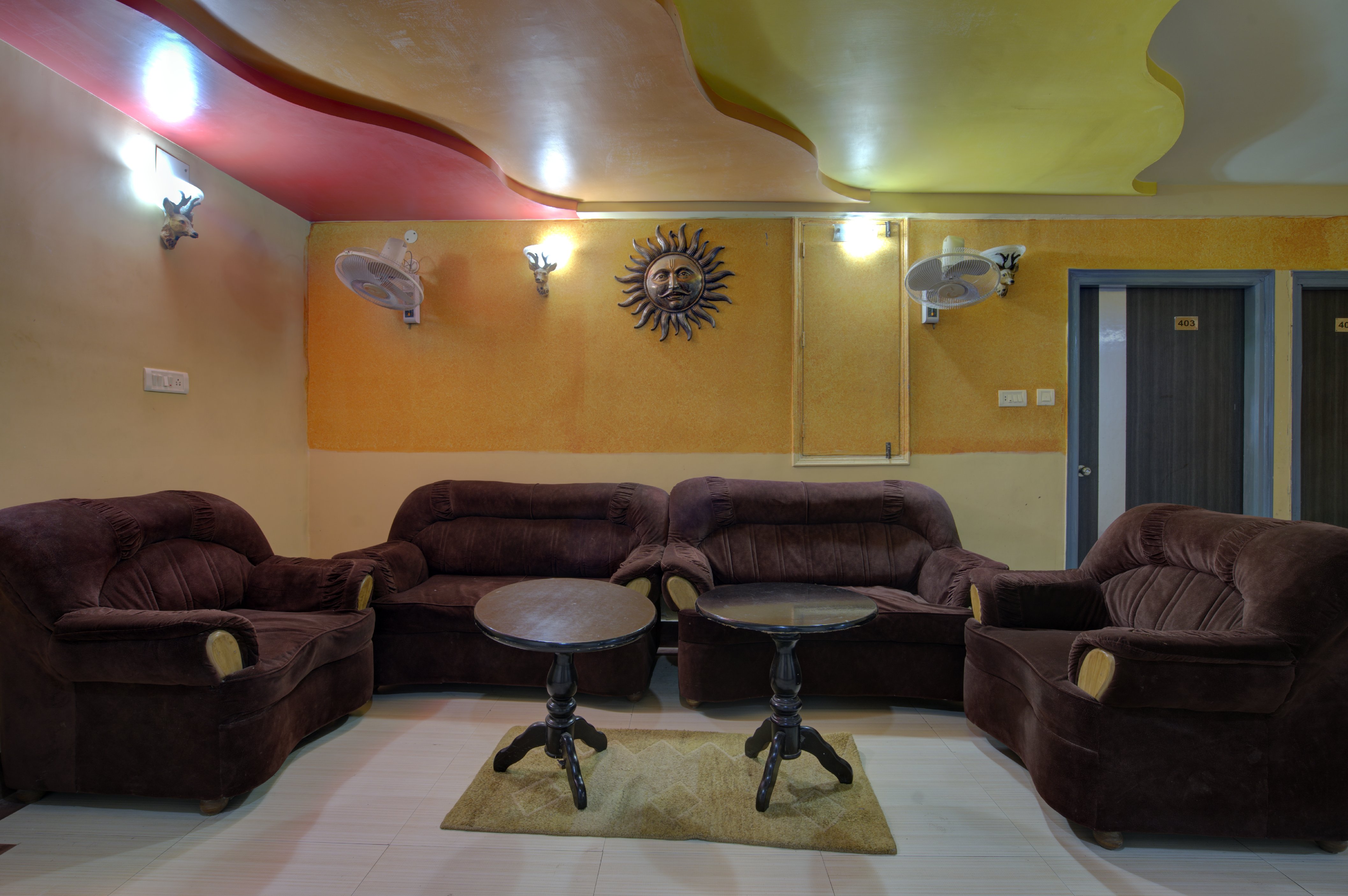Hotel Mahadev Palace - Tap to explore photos