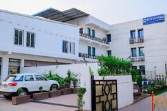 Blue Diamond The Hotel
