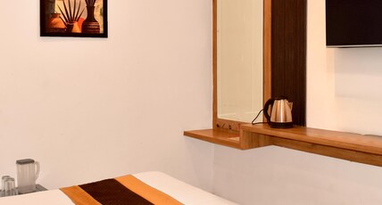 Hotel Gangotri Room Type - Deluxe Double Room