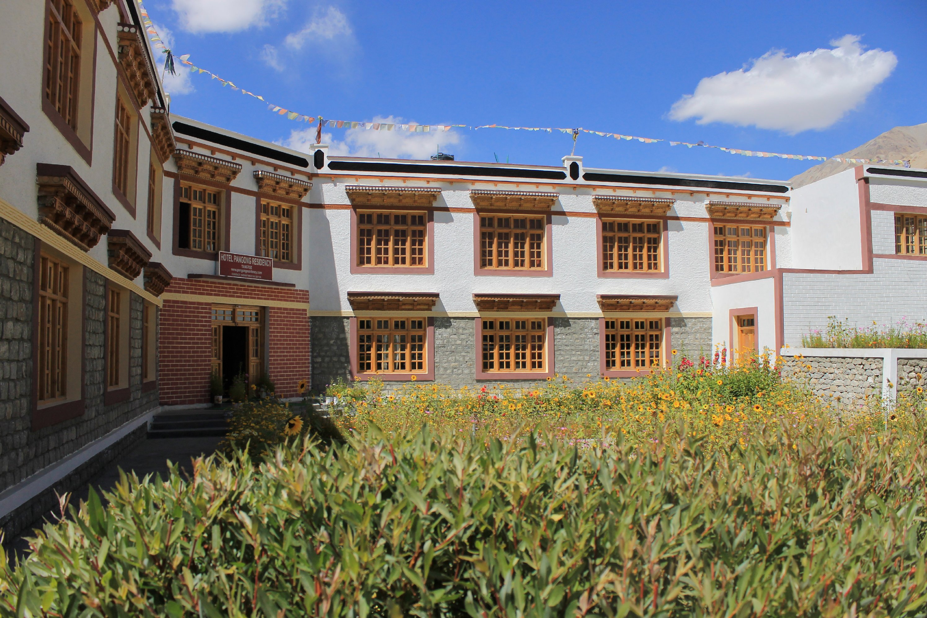 Hotel Pangong Residency