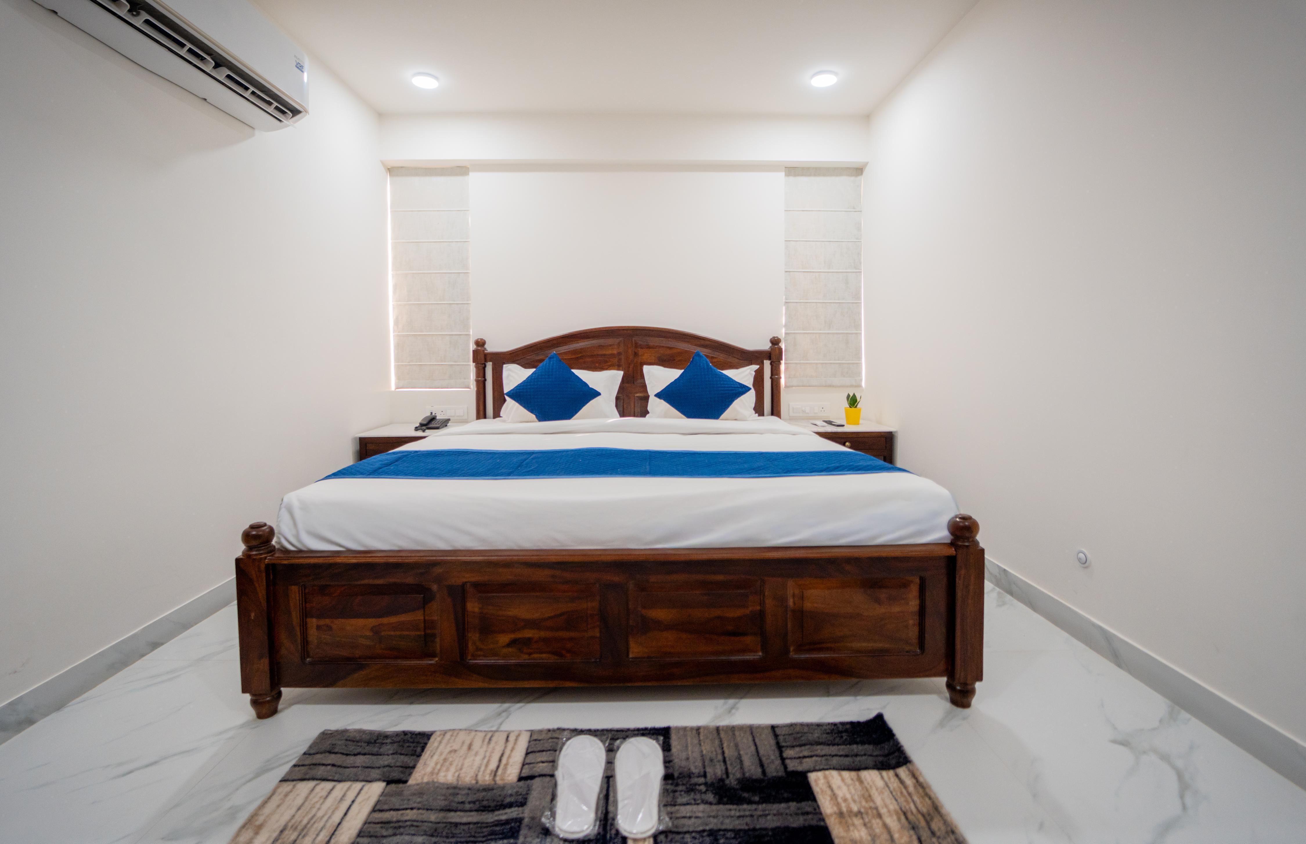 Hotel Sugandh Retreat Room Type - Deluxe Room