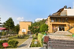 Mist N Meadows Resort