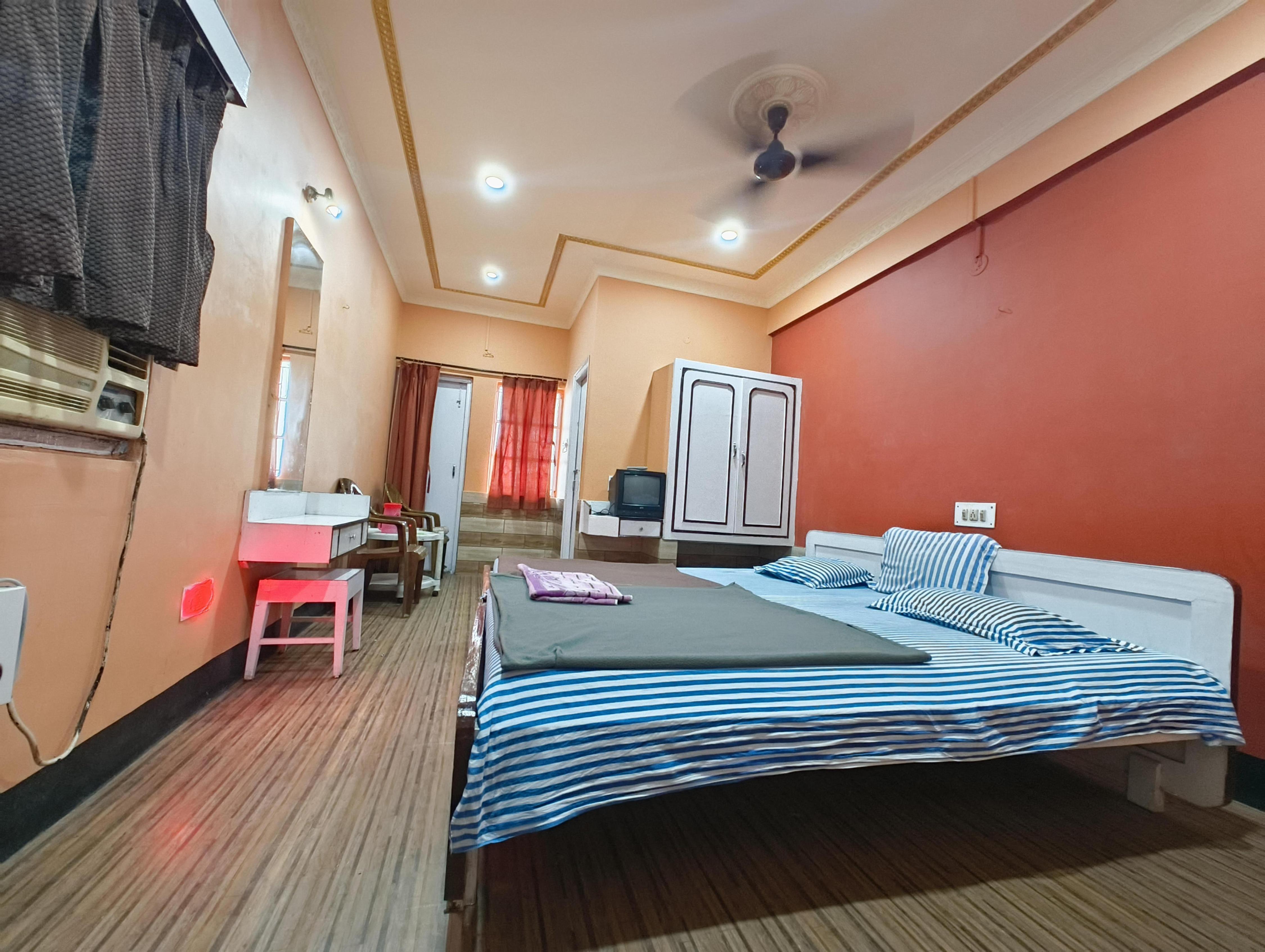 Hotel Deepak - Tap to explore photos