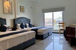 Hotel Roopalee Palace