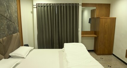 Shertown Room Type - DELUXE ROOM AC