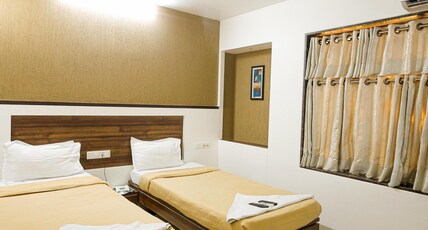 HOTEL APEX Room Type - Deluxe Room(Unmarried couple & local id not allowed) HOTEL APEX Room Type - Deluxe Room(Unmarried couple & local id not allowed)