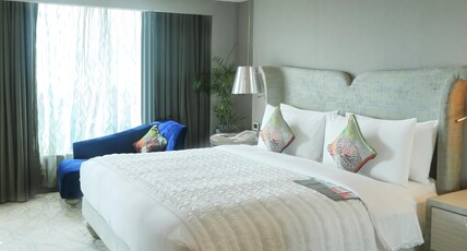 Le Meridien Gurgaon Delhi NCR Room Type - Executive Lounge Access, 1 Bedroom Presidential Suite with Bathtub Le Meridien Gurgaon Delhi NCR Room Type - Executive Lounge Access, 1 Bedroom Presidential Suite with Bathtub