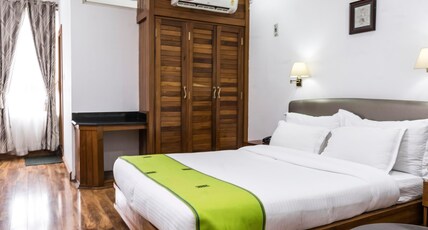Hotel Vivor Room Type - Premium Queen