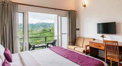 Falcon Crest Room Type - Deluxe Room with Balcony
