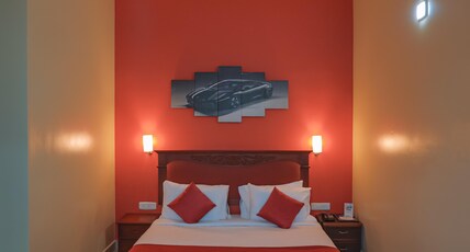 CLUB 7 Hotel Room Type - Club 7 Deluxe Suite