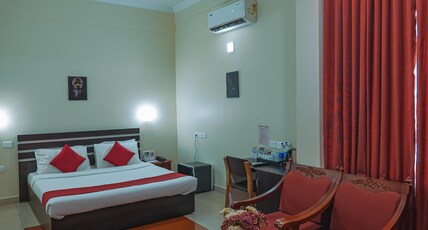 CLUB 7 Hotel Room Type - Deluxe Superior Room