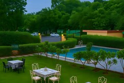 The Lavitra Lakeview Hotel