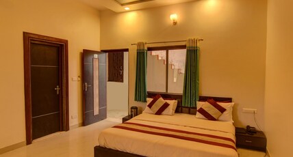 Hotel Dev Residency, 350 Meters from Nakki lake Room Type - Deluxe Non Ac Room