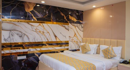 SHREE KRISHNA HOTELS AND RESORTS Room Type - Super Deluxe(Double Bed With Sofa ) AC Room (24 Hrs. Complimentary Drop to Airport Only Available). SHREE KRISHNA HOTELS AND RESORTS Room Type - Super Deluxe(Double Bed With Sofa ) AC Room (24 Hrs. Complimentary Drop to Airport Only Available).