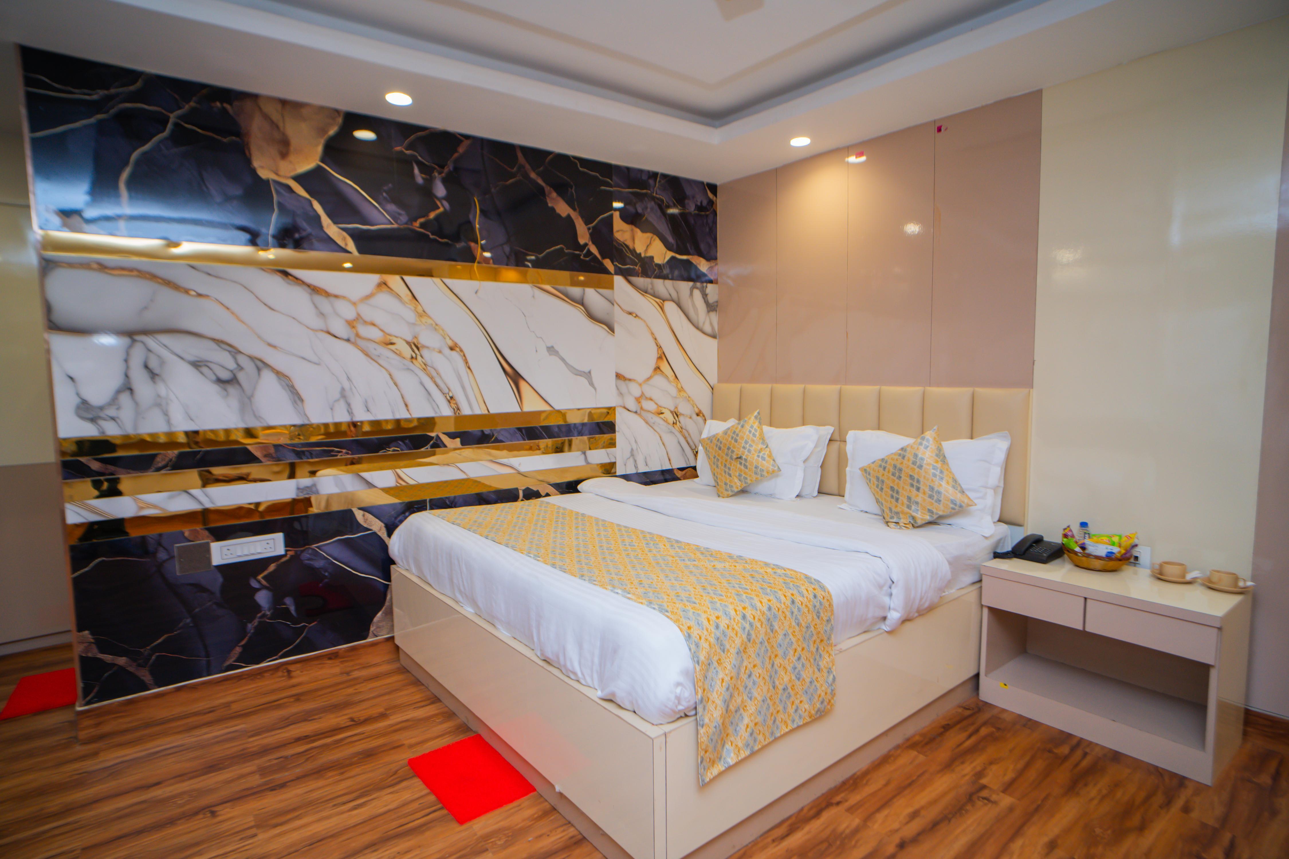 SHREE KRISHNA HOTELS AND RESORTS Room Type - Super Deluxe AC Room SHREE KRISHNA HOTELS AND RESORTS Room Type - Super Deluxe AC Room