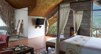 Larisa Resort Manali Room Type - Luxury Suite with Jacuzzi and Balcony