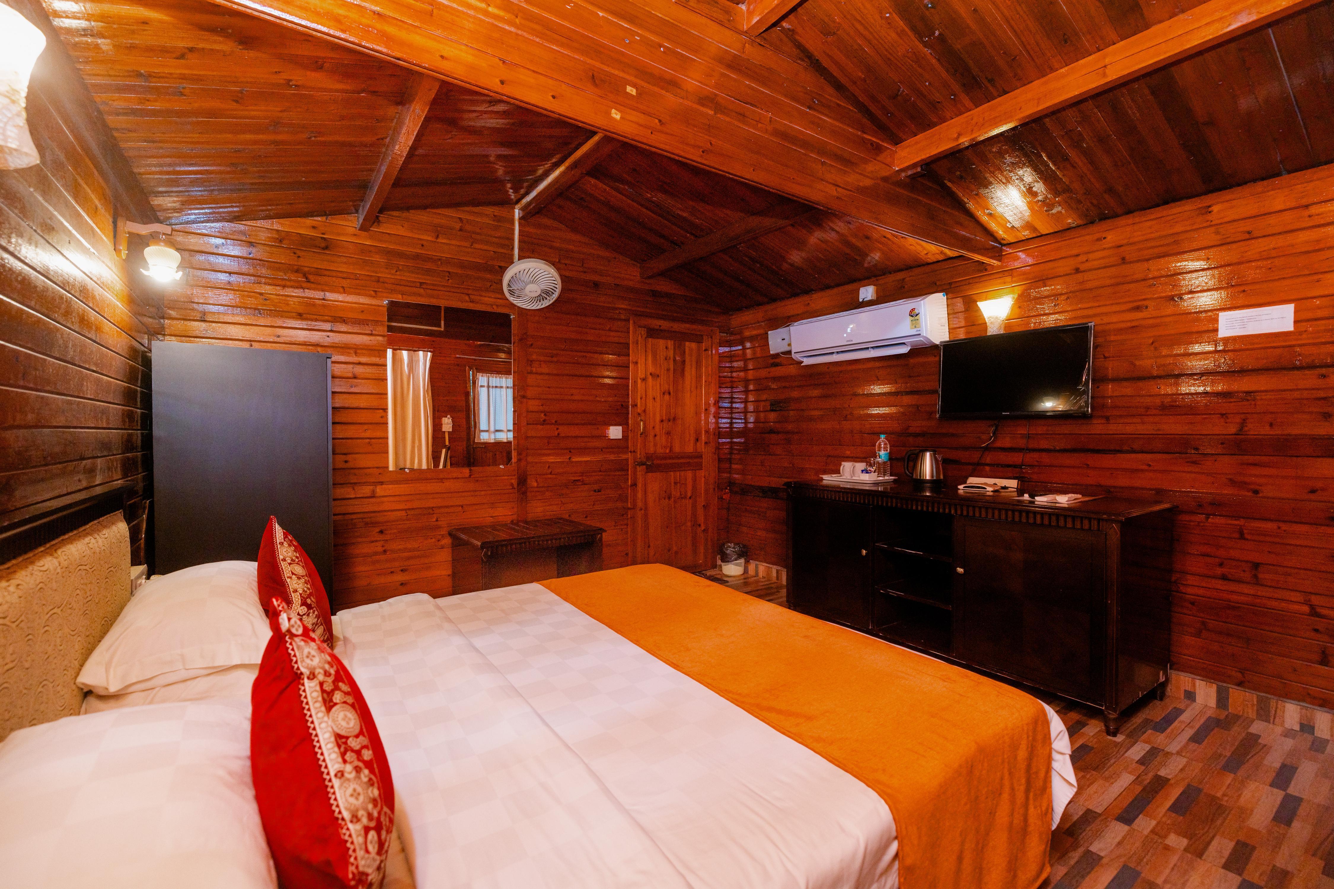 River Roost Resorts Room Type - Wooden Coattage With Sitout