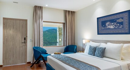 Sterling Corbett Room Type - Mountain View Classic Room with Balcony