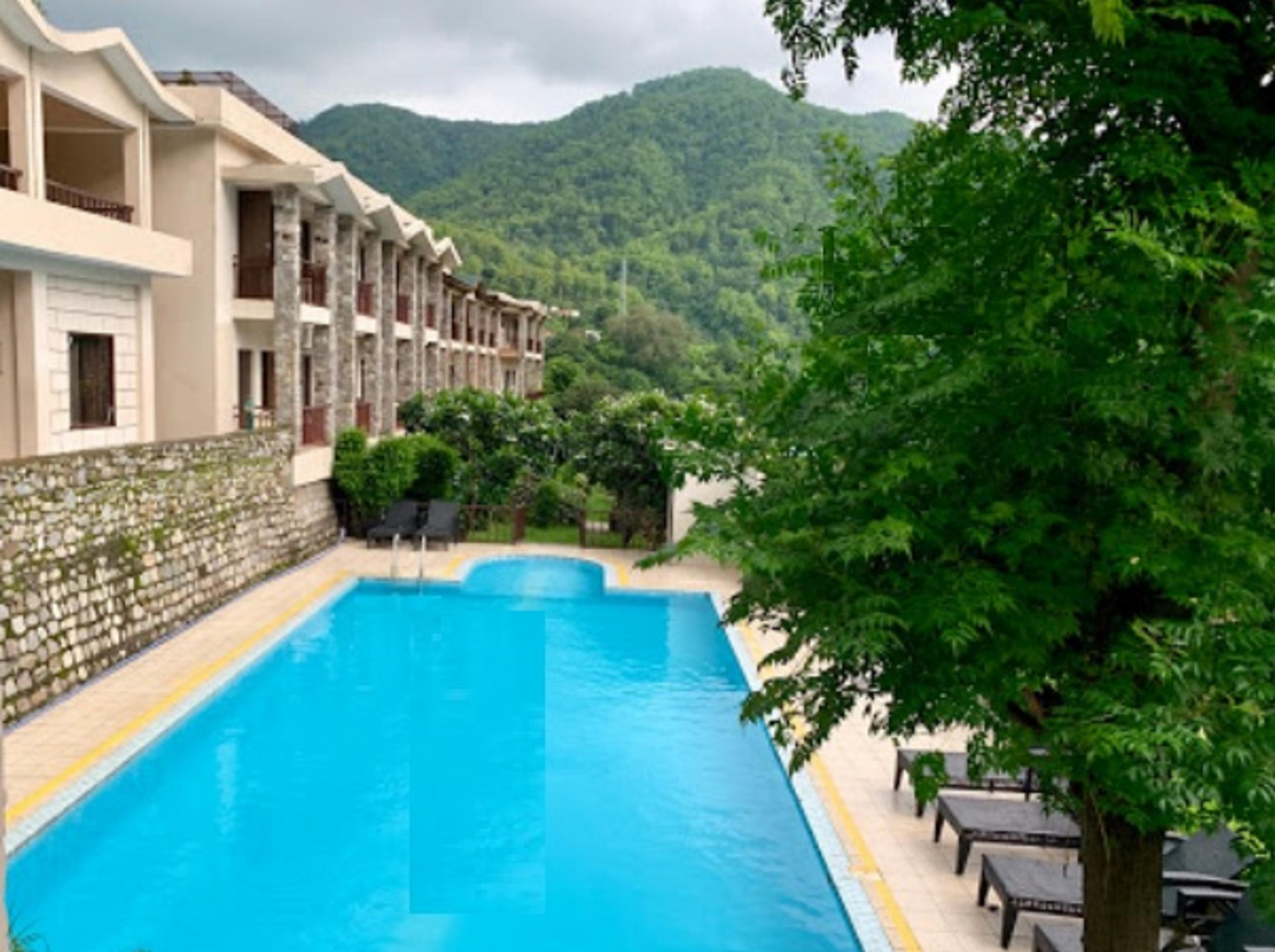 Sterling Riverview Jim Corbett - Tap to explore photos