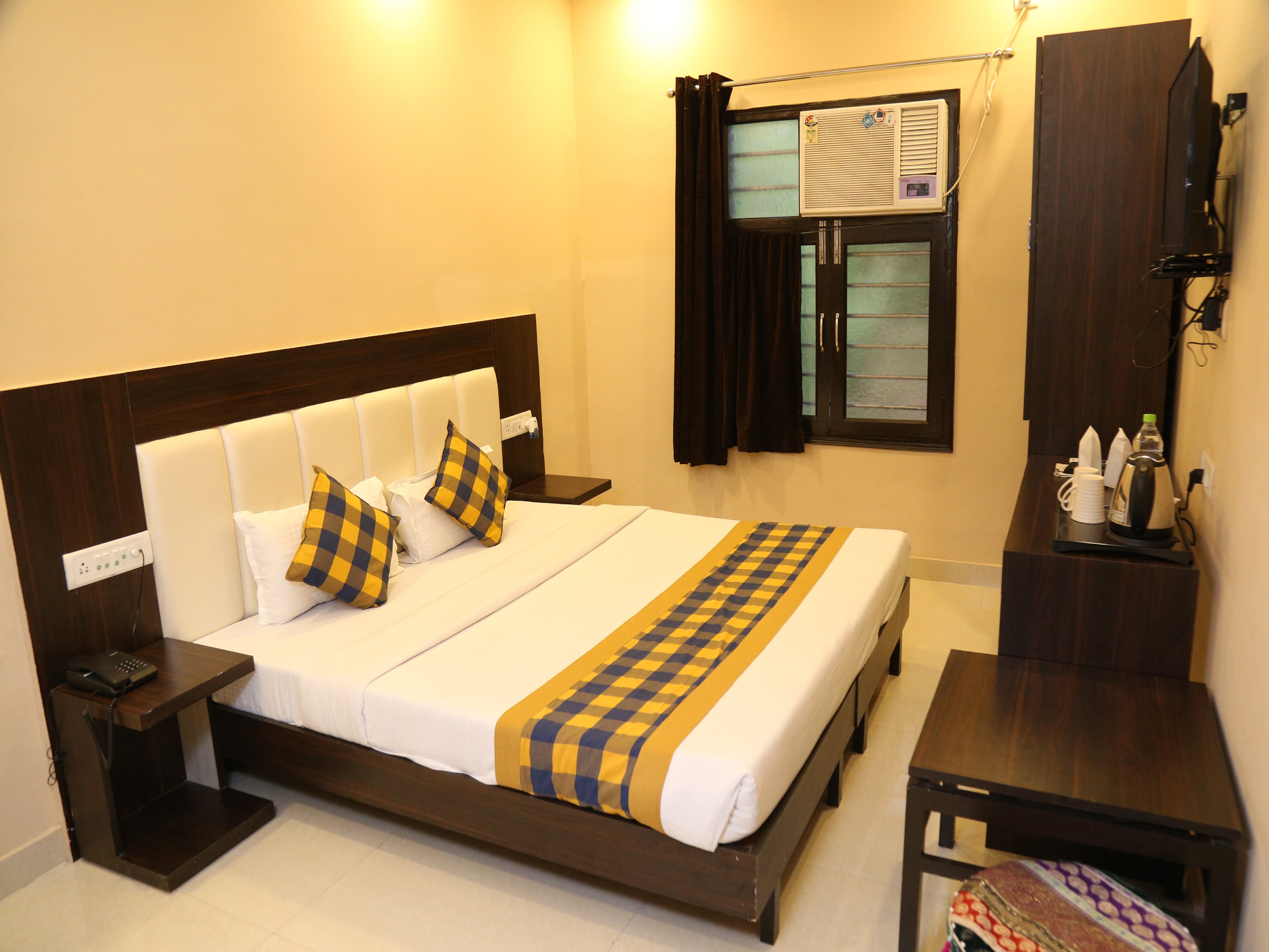 Taj Haveli Agra - Walkable Distance From Taj Mahal - Tap to explore photos
