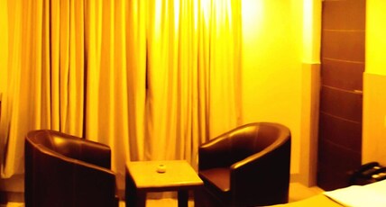 Yagappa Residency Room Type - Delux Room With Work Desk