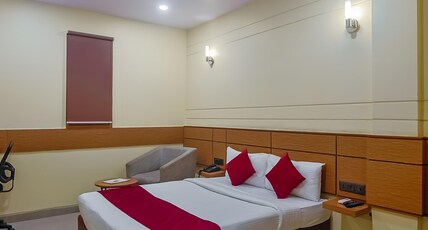Max Hotel Prayagraj Room Type - Max Comfort Room