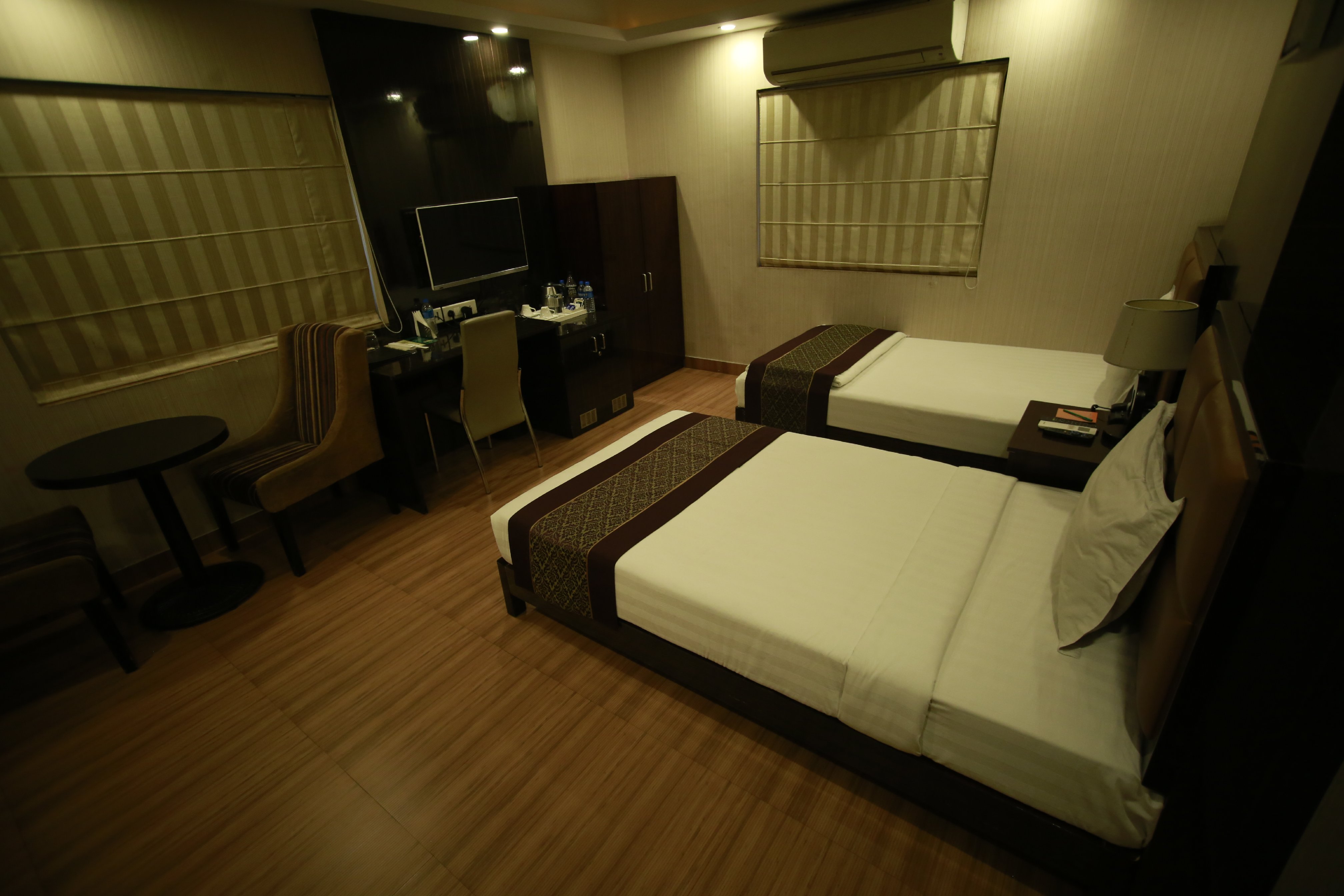 COMFOTEL Room Type - Royal Twin