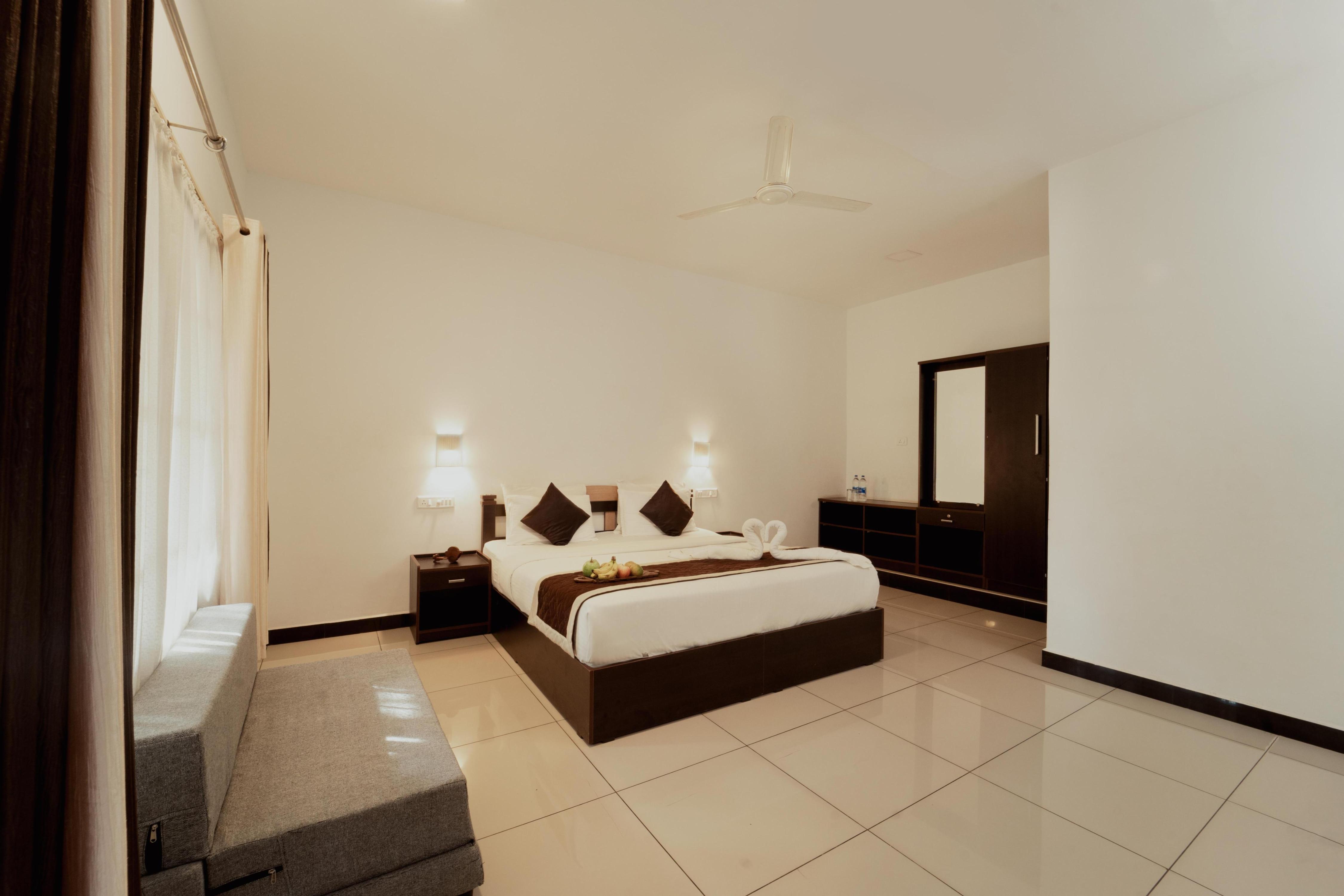 Camel Back Plantation Bungalow | Rooms & Wi-Fi - Tap to explore photos